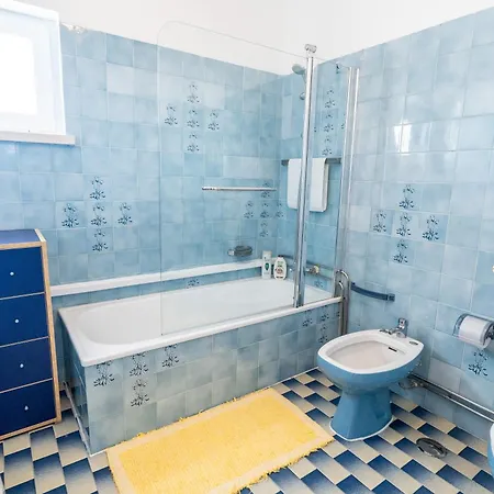 펜션 With Garden And Barbecue 나자레