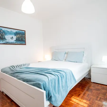 With Garden And Barbecue 펜션 *