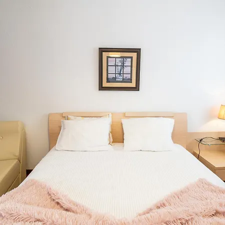 펜션 With Garden And Barbecue 나자레